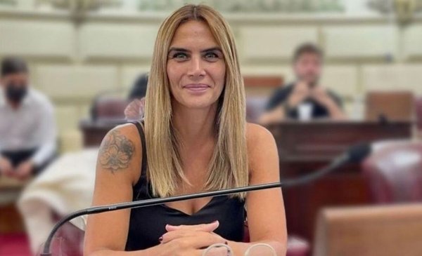 Miles de personas apoyaron la candidatura de Amalia Granata: “Es nuestro momento de ser guardianes de la&nbsp;Constitución”
