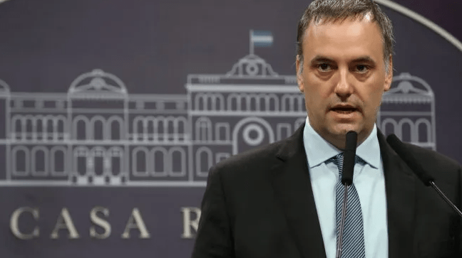 La tiktoker señalada por trabajar con Adorni negó vínculos con el&nbsp;Gobierno